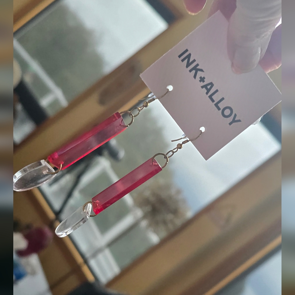 NWT Ink +Alloy fuschia lucite dangle earrings - Picture 5 of 8